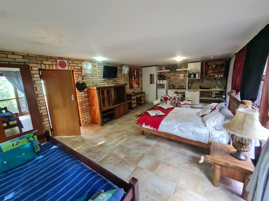 4 Bedroom Property for Sale in Ferreira Town Eastern Cape